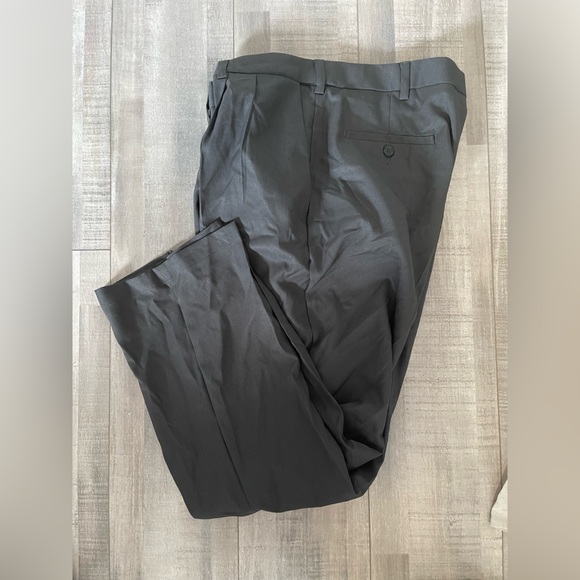 Haggar Cool 18 Pro Classic Fit Pleated Pants - Dark Gray - Picture 9 of 10